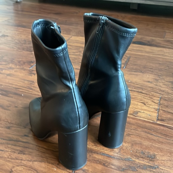 steve madden black leather booties - Picture 3 of 3